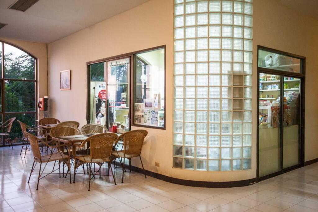 Pattaya Seaside Balcony/Beach Front/4 Peoples Na Chom Thian Esterno foto